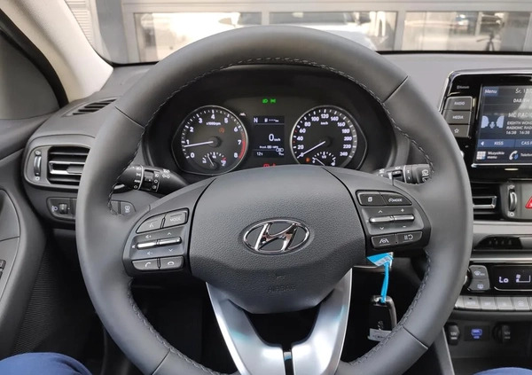 Hyundai I30 cena 98318 przebieg: 5, rok produkcji 2023 z Ostrzeszów małe 254
